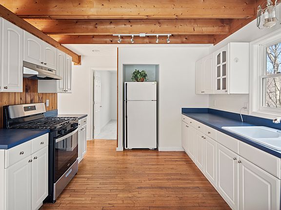 5th image of 680 Timberlane Dr #A