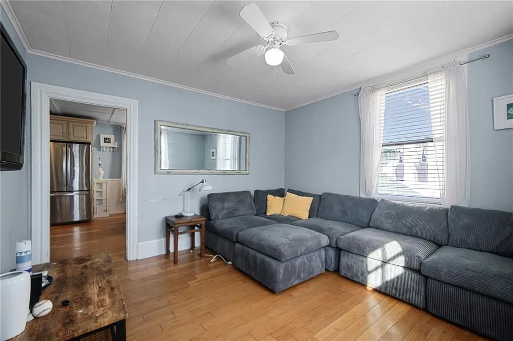 7 bed, 2270 sqft, $5,500 — Photo 4