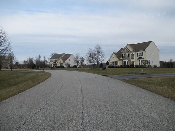 5th image of 44 Mendenhall Dr