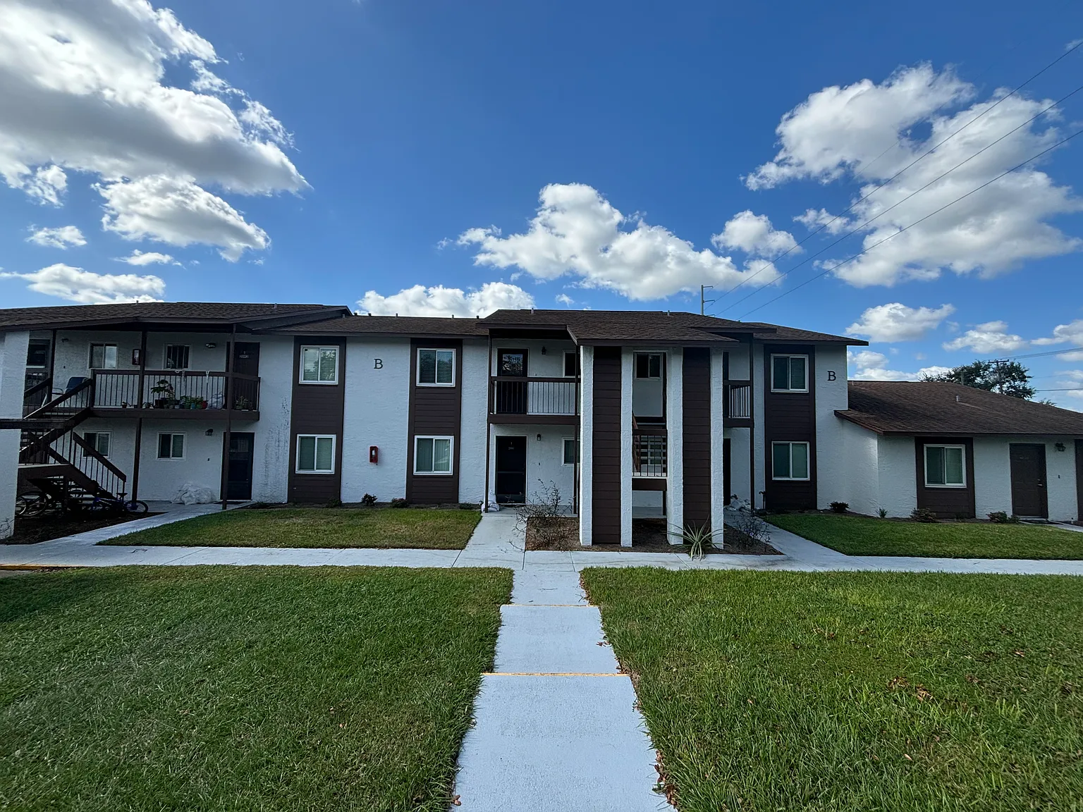 2 bed, 864 sqft, $1,350 — Photo 2