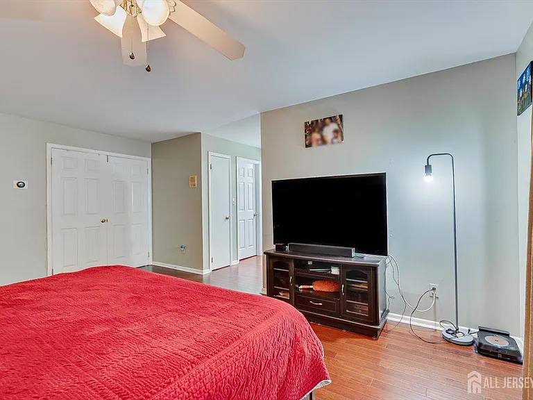 4506 Stonehedge Rd — Photo 32