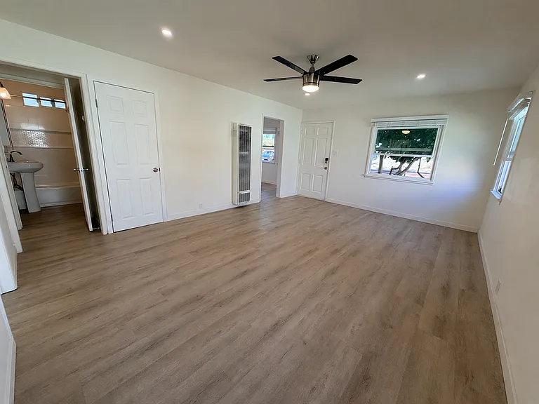 227 N Juanita Ave #227 — Photo 6