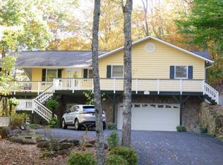 512 Indian Trl, Franklin, NC 28734