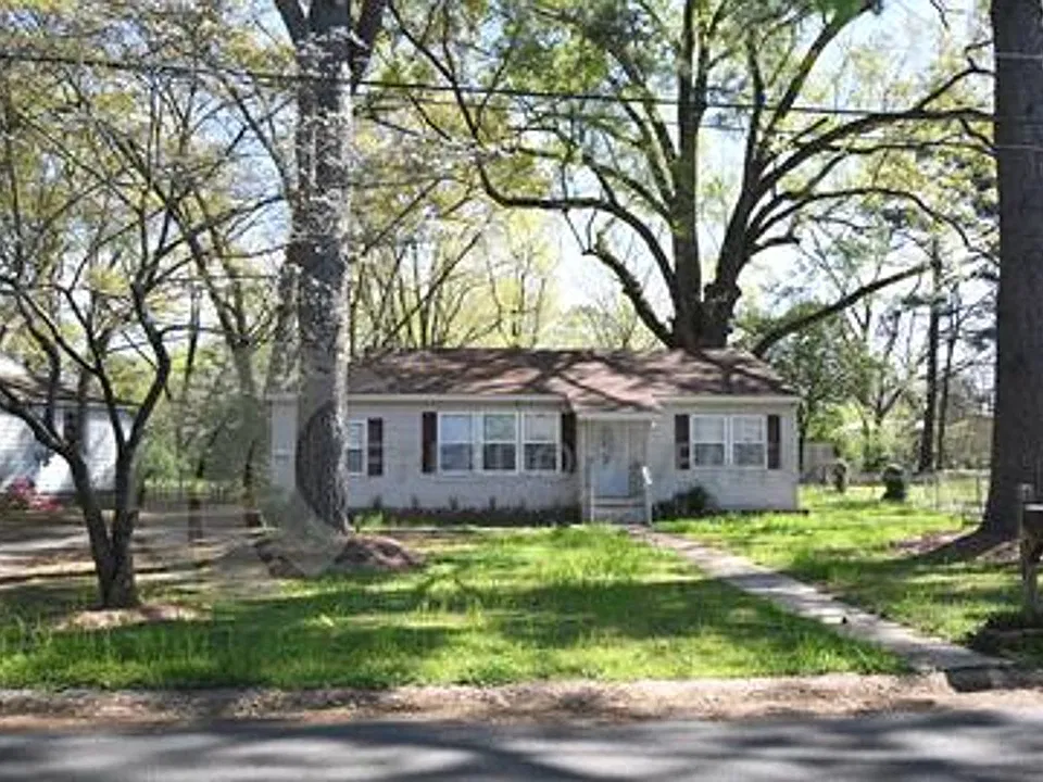 609 Annie Laura Dr