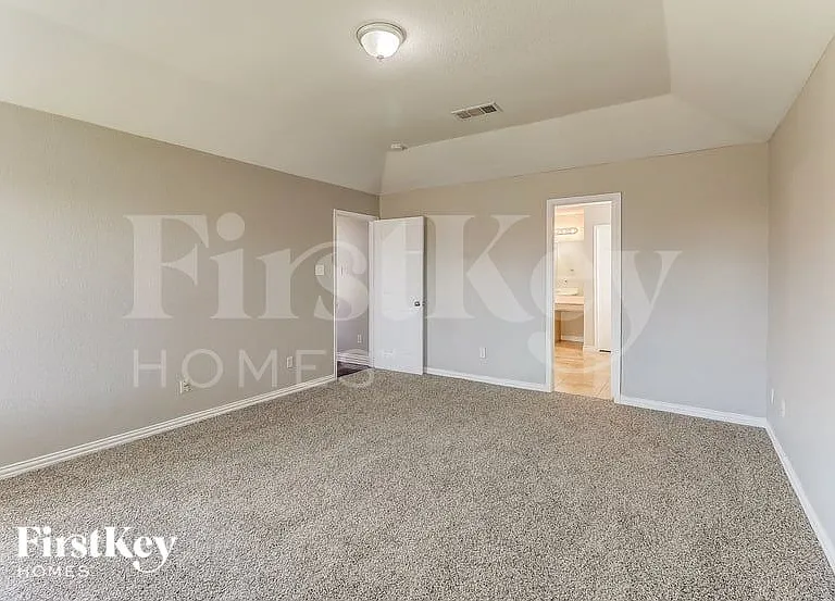 3001 Creekbend Ct — Photo 14