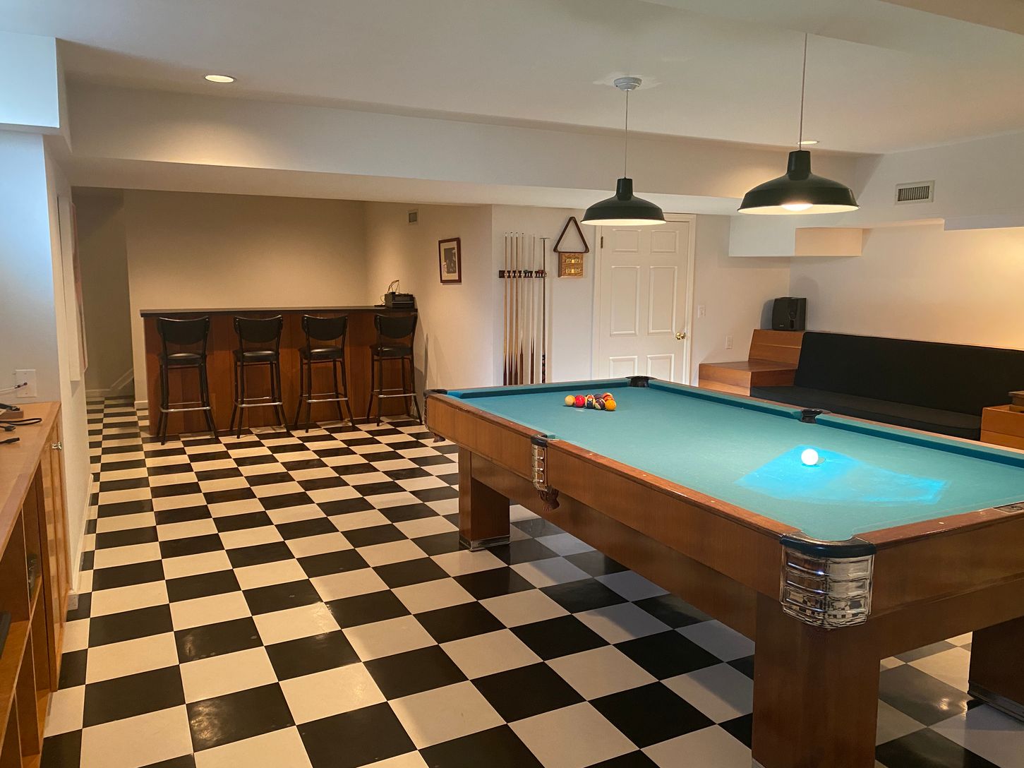  Lower Level w Pool Table