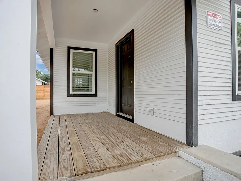 6109 N Main St — Photo 3