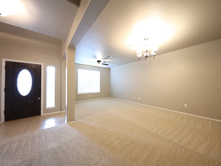 2203 Ryan Dr — Photo 11