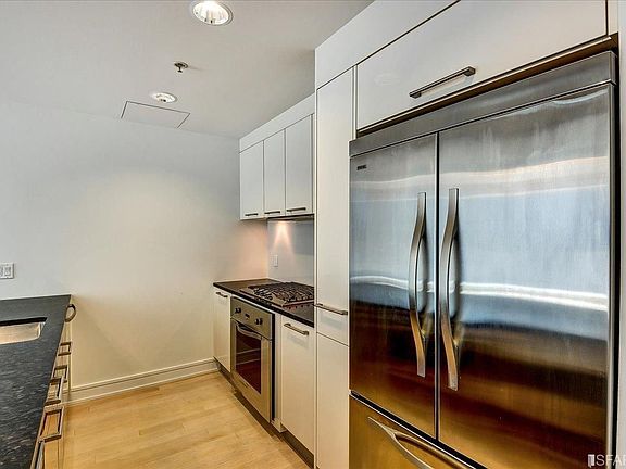 4th image of 631 Folsom St APT 16C