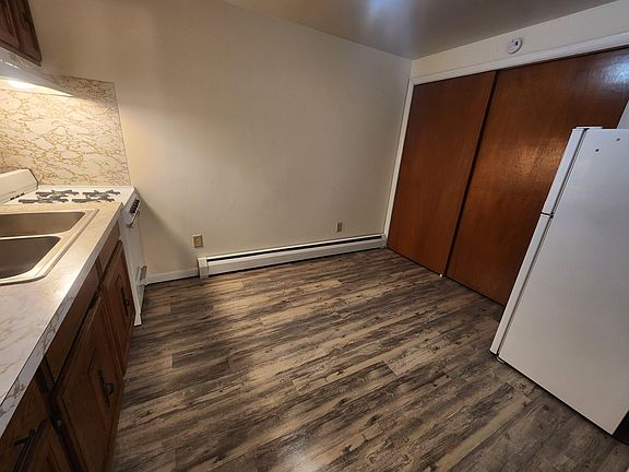 3rd image of 430 Jordan Ave #1