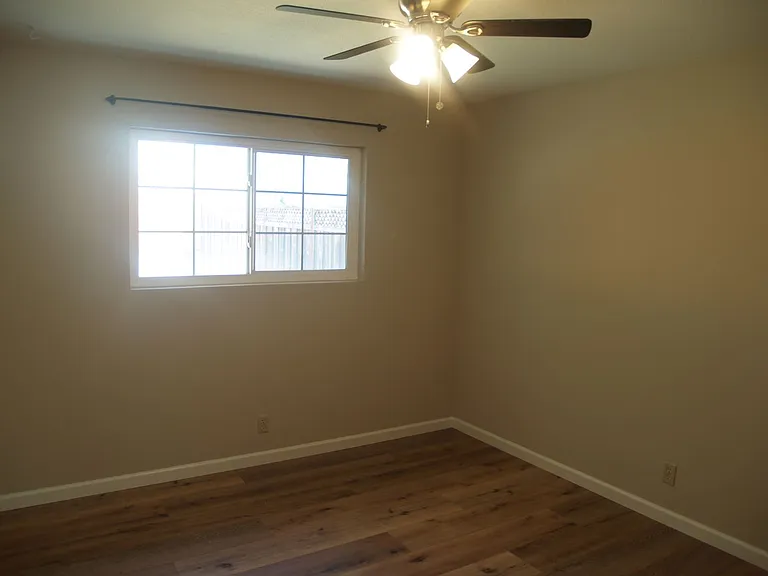 8164 Cardiff Dr — Photo 10