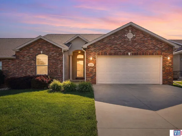 7518 Nashway Rd, Lincoln, NE 68516