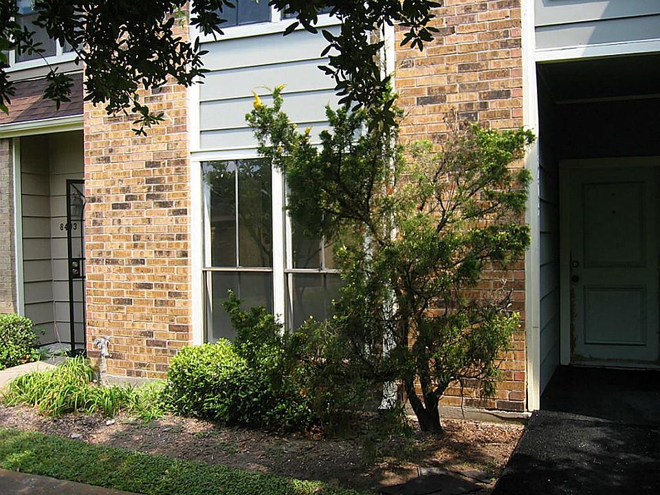 1st image of 8405 Wednesbury Ln