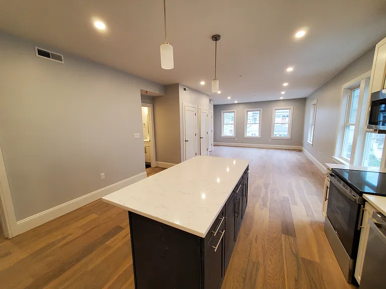 51 Fairbanks St — Photo 6