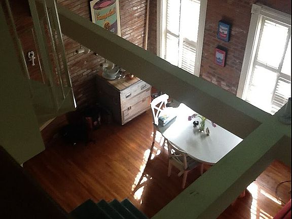 3rd image of 100 Jackson St