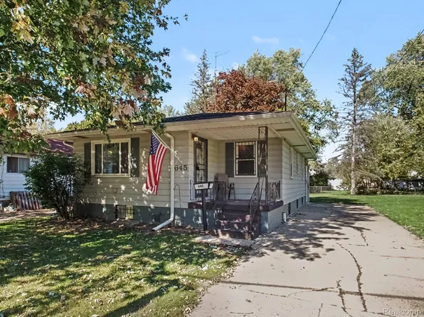 645 Elm St, Mount Morris, MI 48458