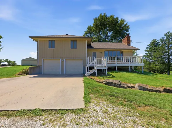 777 N 950th Rd, Lawrence, KS 66047