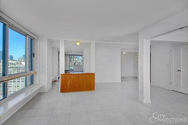 Rented by City Connections Realty | media 4