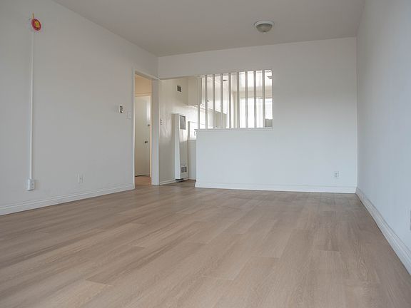 3rd image of 118 N Normandie Ave APT 8