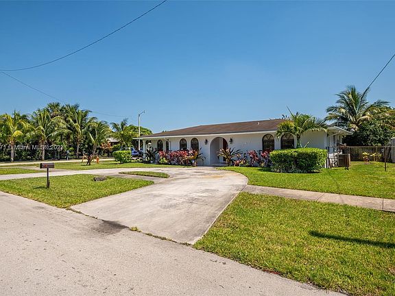 3rd image of 3760 NW 157th St
