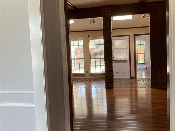 2nd image of 4117 Prospect Ln