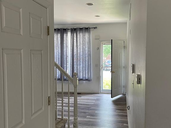 3rd image of 4830 Green Ct