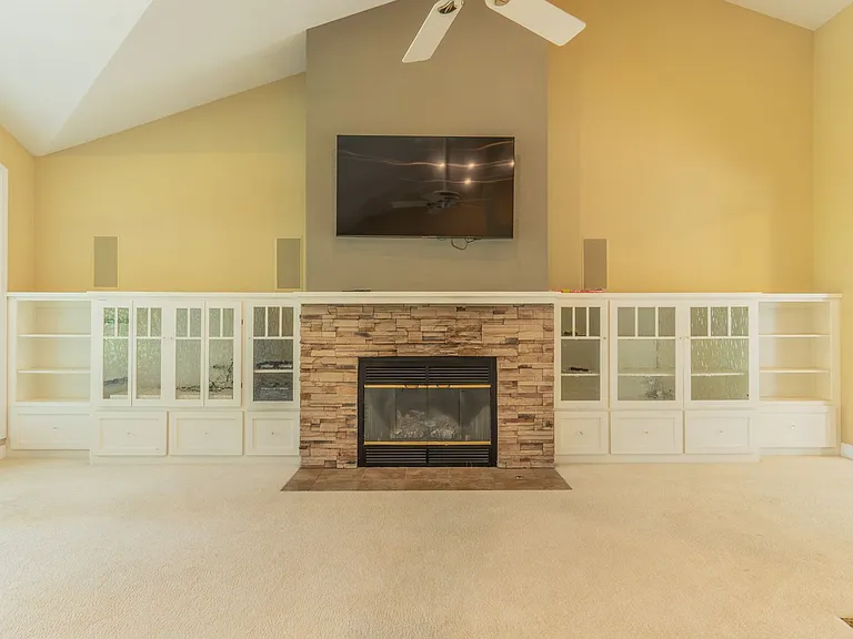 10 Lindura Ln — Photo 4