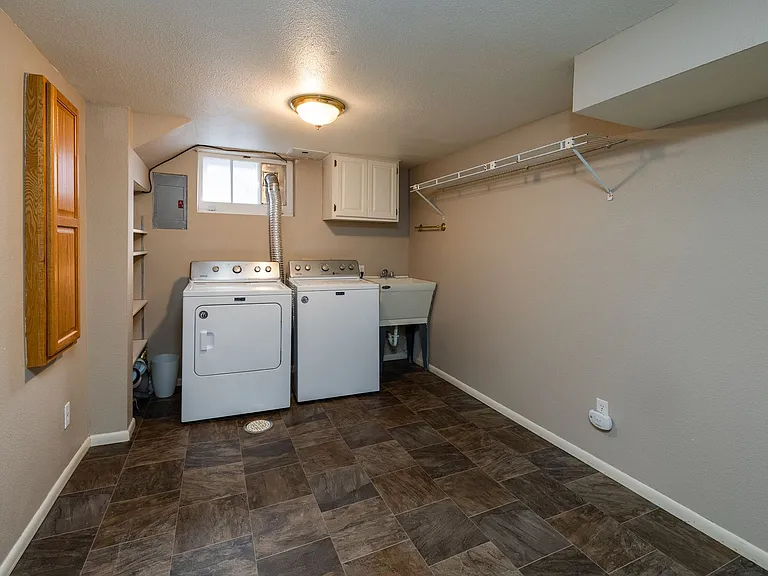 2208 Pine St — Photo 19