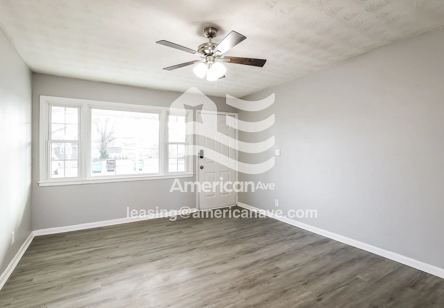 4 bed, 1.0 bath, 1069 sqft, $2,038 — Photo 2