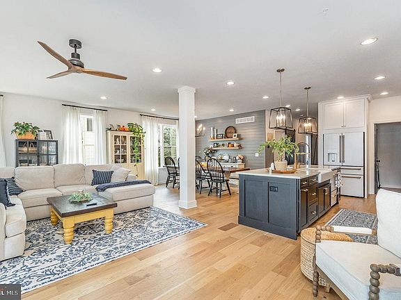 5th image of 747 Roland Ave