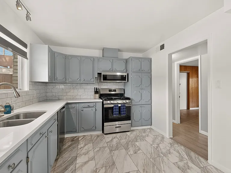 4707 Marquette Ave NE — Photo 8