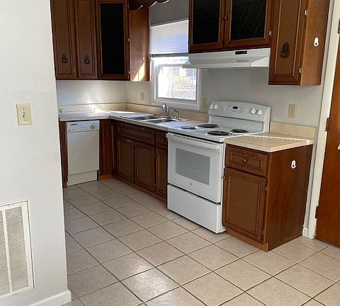 5th image of 624 Cross Lanes Dr APT 8