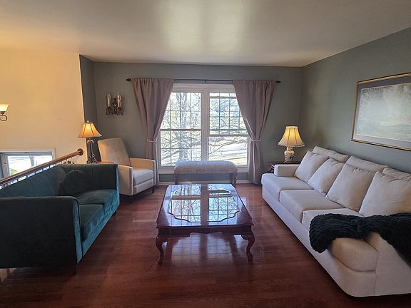 3rd image of 846 Brookside Dr