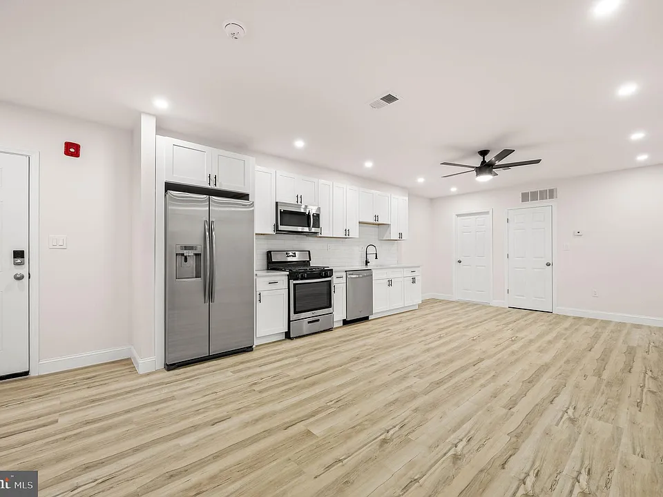 437 W Girard Ave #39-1
