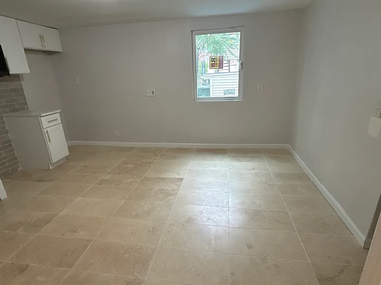 21 Throop Ave #1 — Photo 9