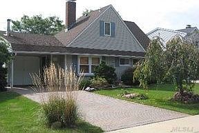 1st image of 85 Duck Pond Dr N