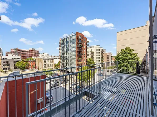 481 Saint Mark's Avenue image 7 of 9