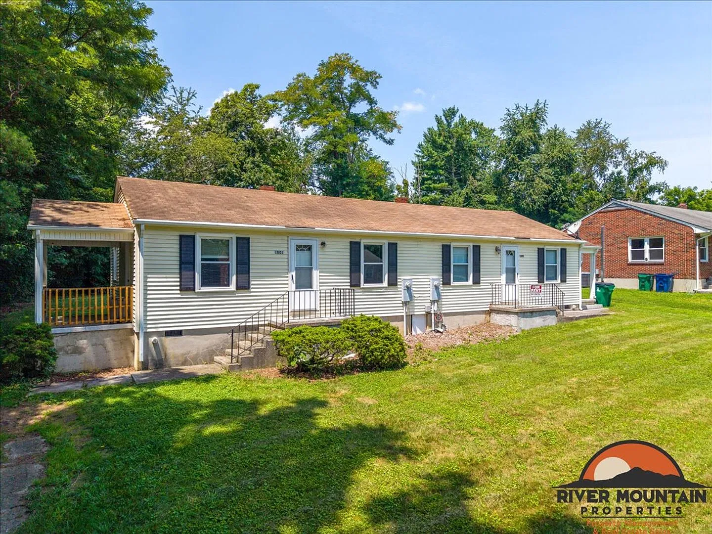 Charming Duplex Near Downtown Blacksburg — Photo 1