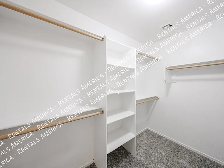 4563 E Oxford Ln — Photo 39