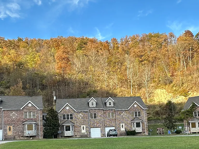 31 Village View Dr #A3 — Photo 2
