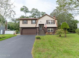 124 Sylvia Ln, Schenectady, NY 12306