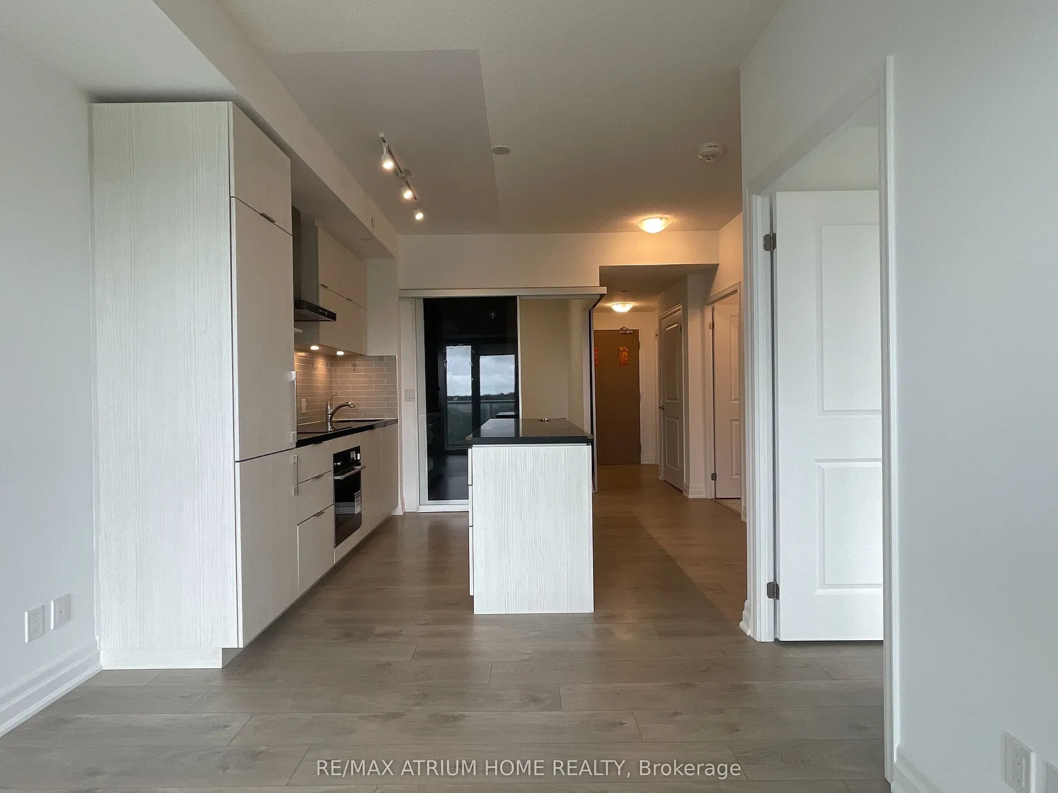 2 bed, $2,580 — Photo 1