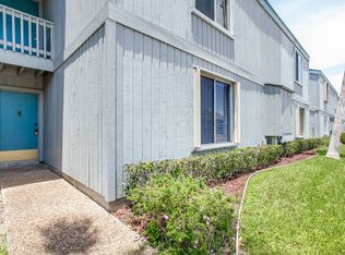 605 Lauderdale Dr #605, Rockport, TX 78382