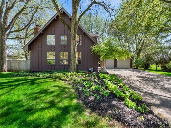 112 E Oak Knoll Dr, Hinckley, IL 60520