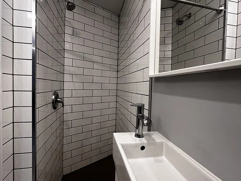 295 James St N #1 — Photo 6