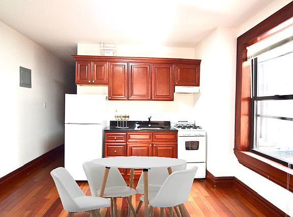 4th image of 208 E 82nd St #13
