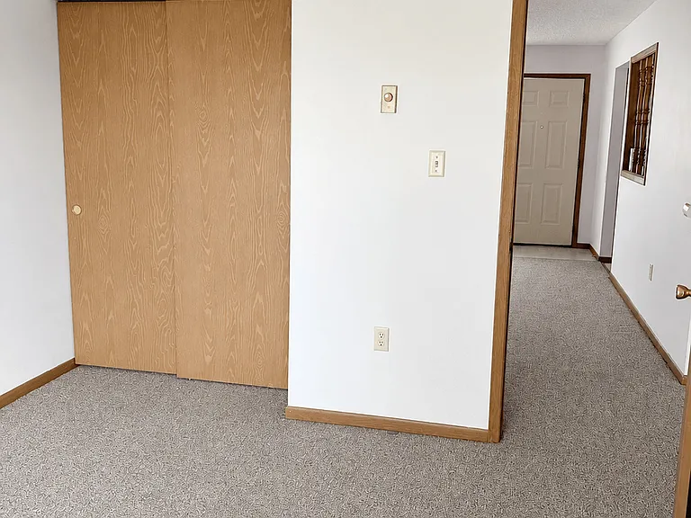 403 Iowa St — Photo 8