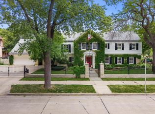 2808 N Shepard Ave, Milwaukee, WI 53211