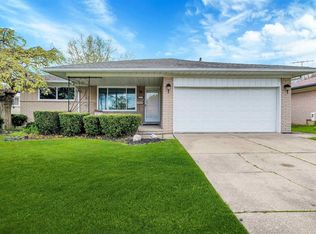 28021 Mavis Dr, Warren, MI 48088