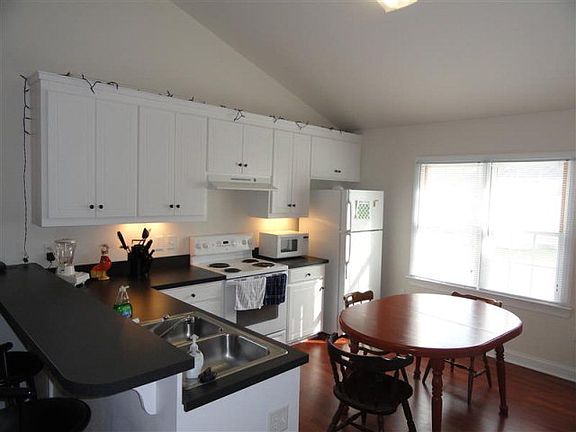 3rd image of 1349 Northridge Dr